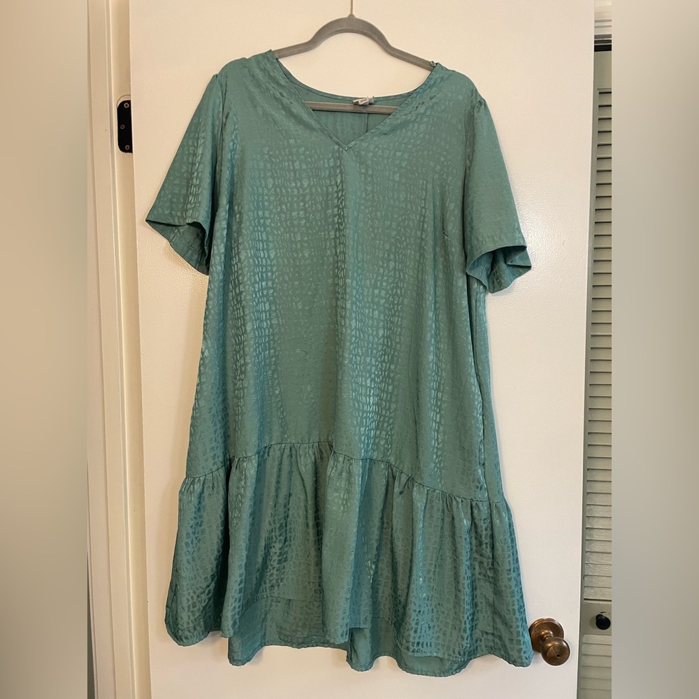 Flowy flounce dress